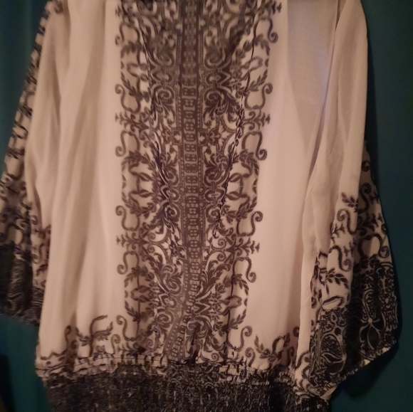 Fig and Flower 3x top - Picture 4 of 4